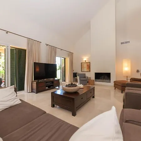 Villa El Limonero - *